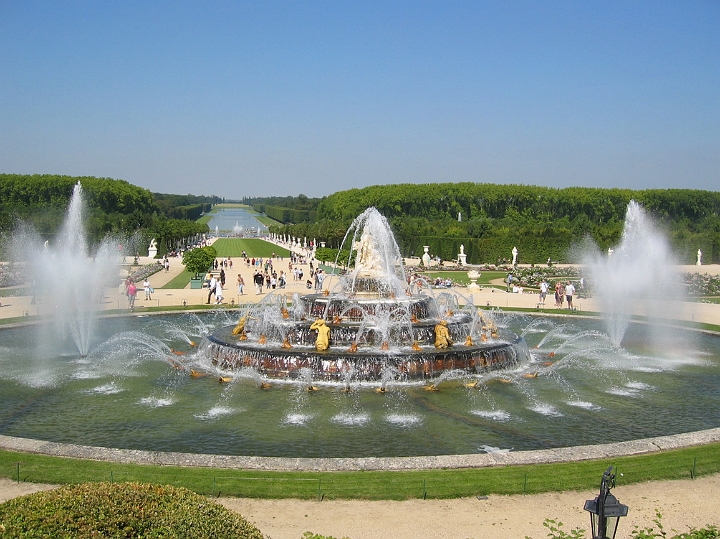 10 Versailles fountain.jpg